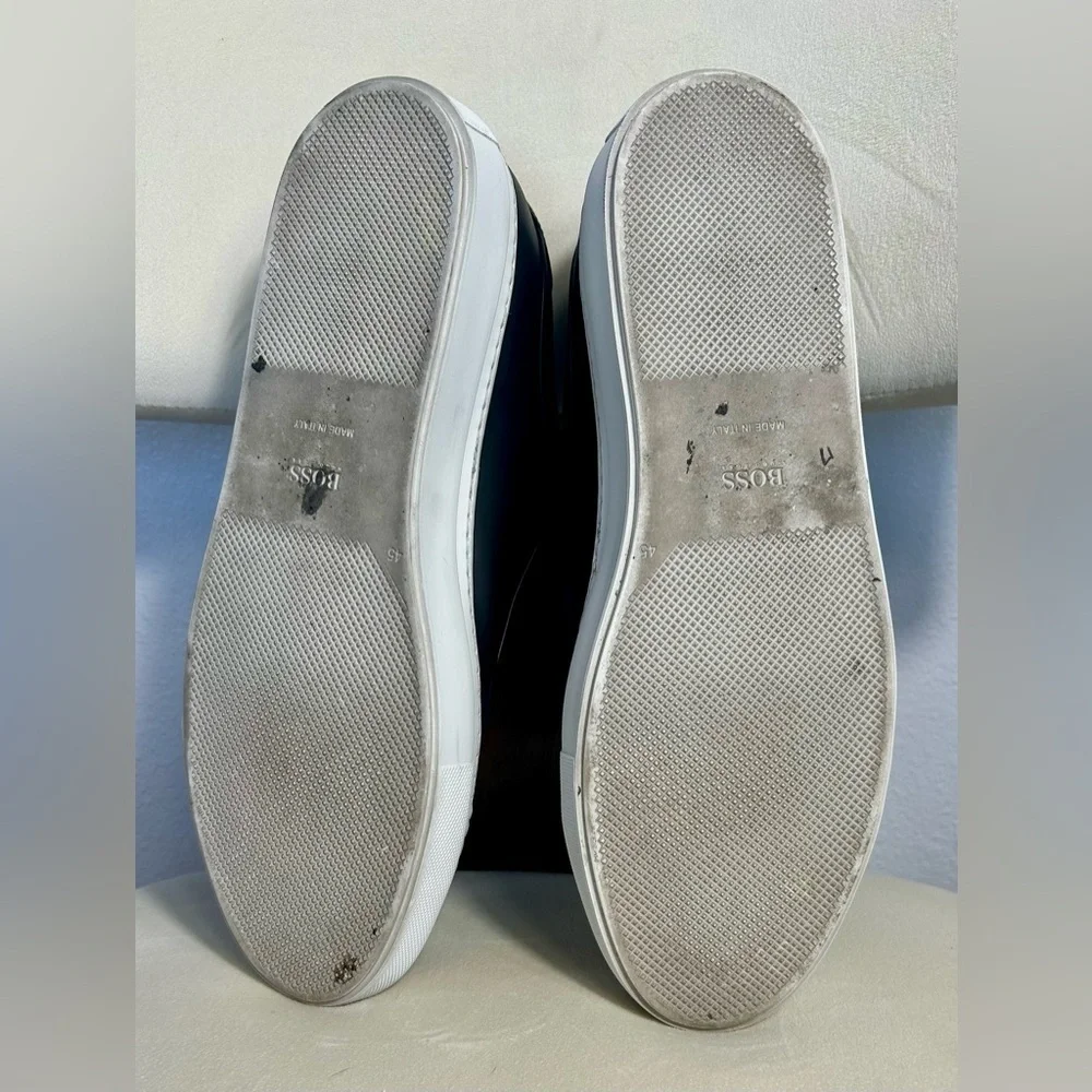 Men’s Hugo Boss leather sneaker, size 45 ( men’s 11-11.5)